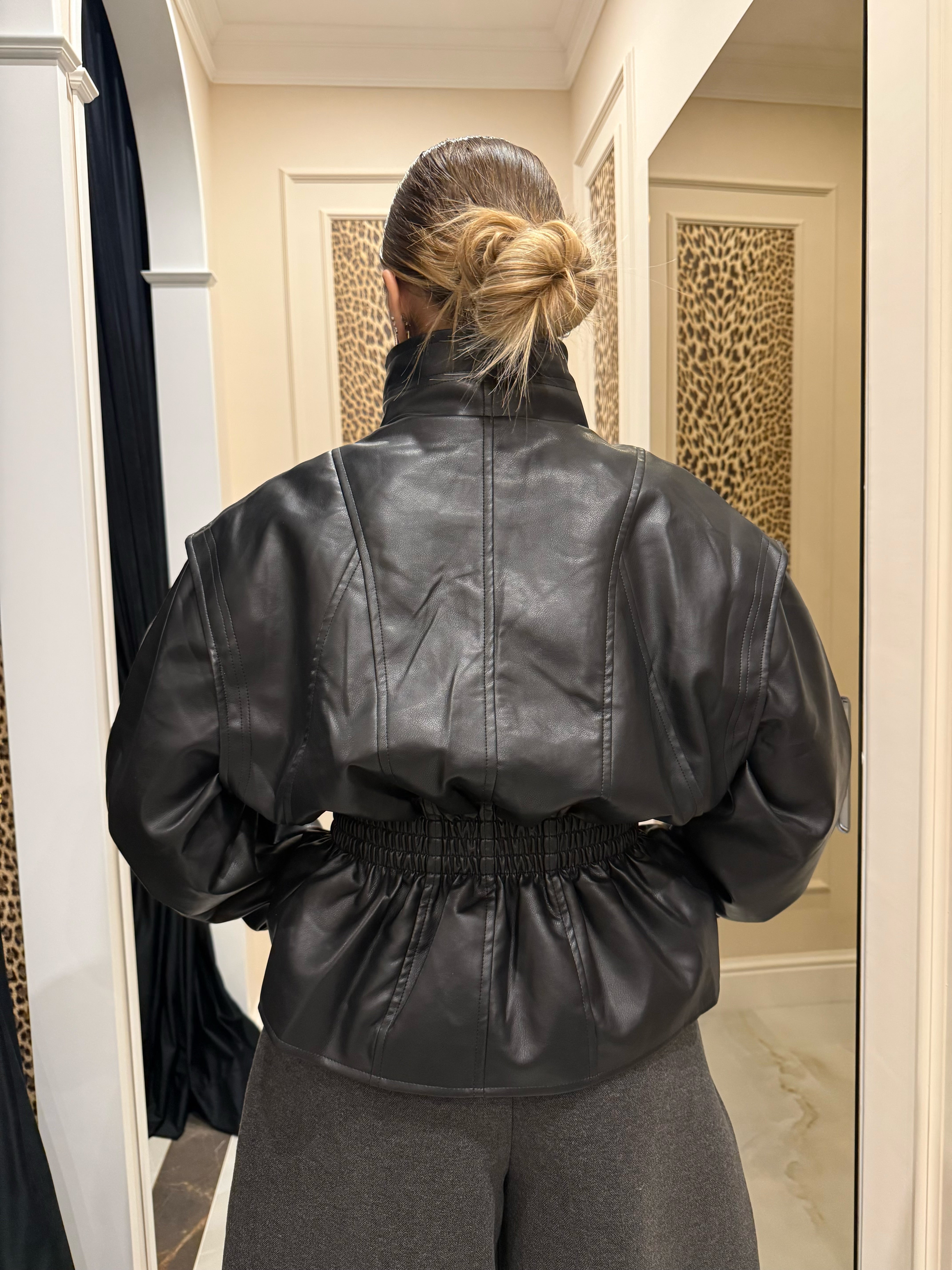 Giacca di pelle nera